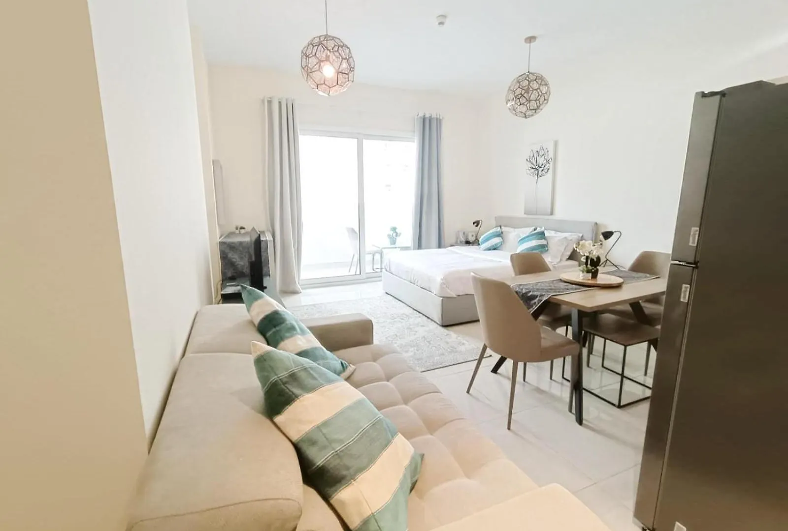 Superior Stay- Sleek & Modern Studio In Business Bay Dubai United Arab Emirates