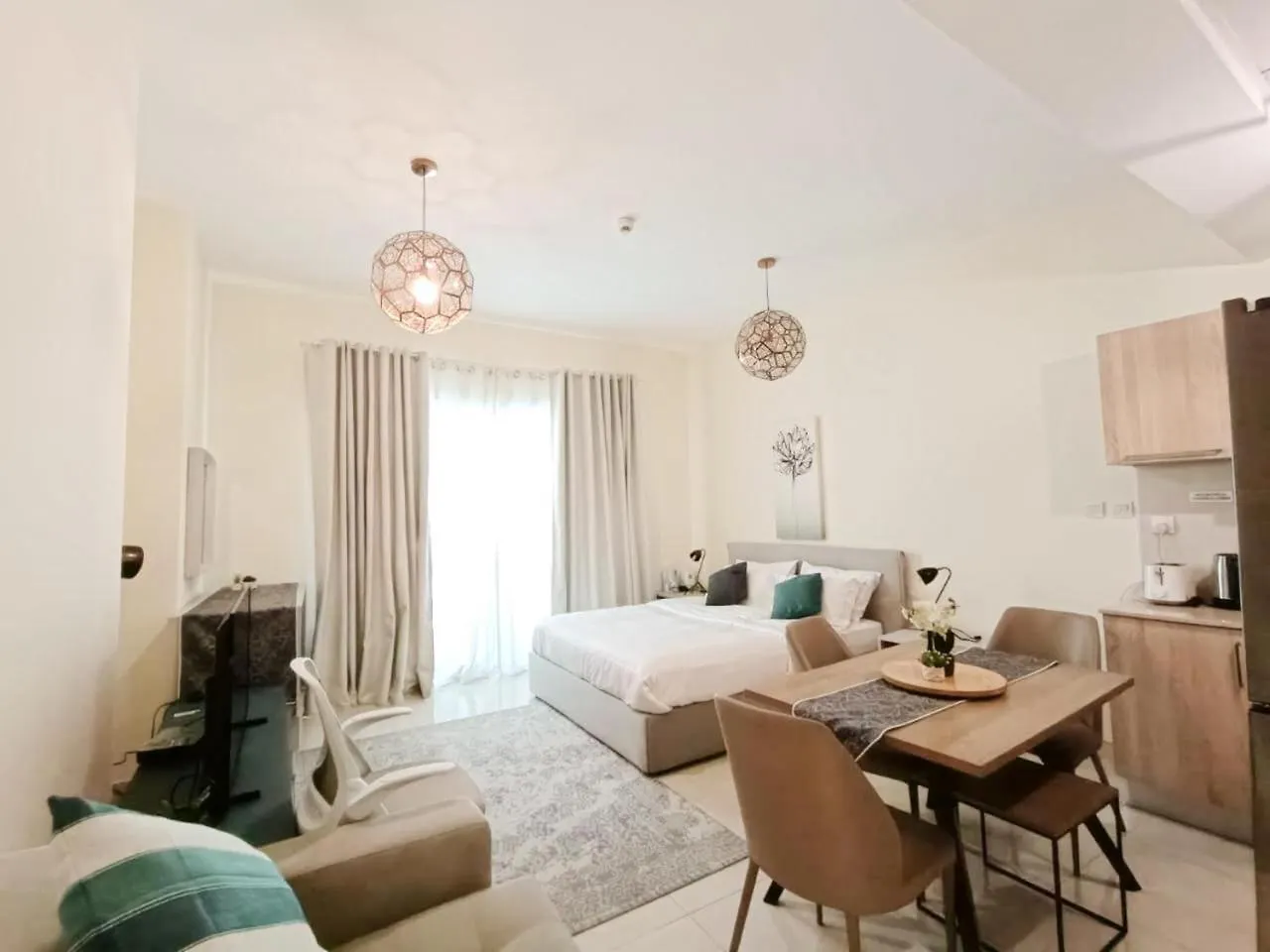 Apartment Superior Stay- Sleek & Modern Studio In Business Bay Dubai