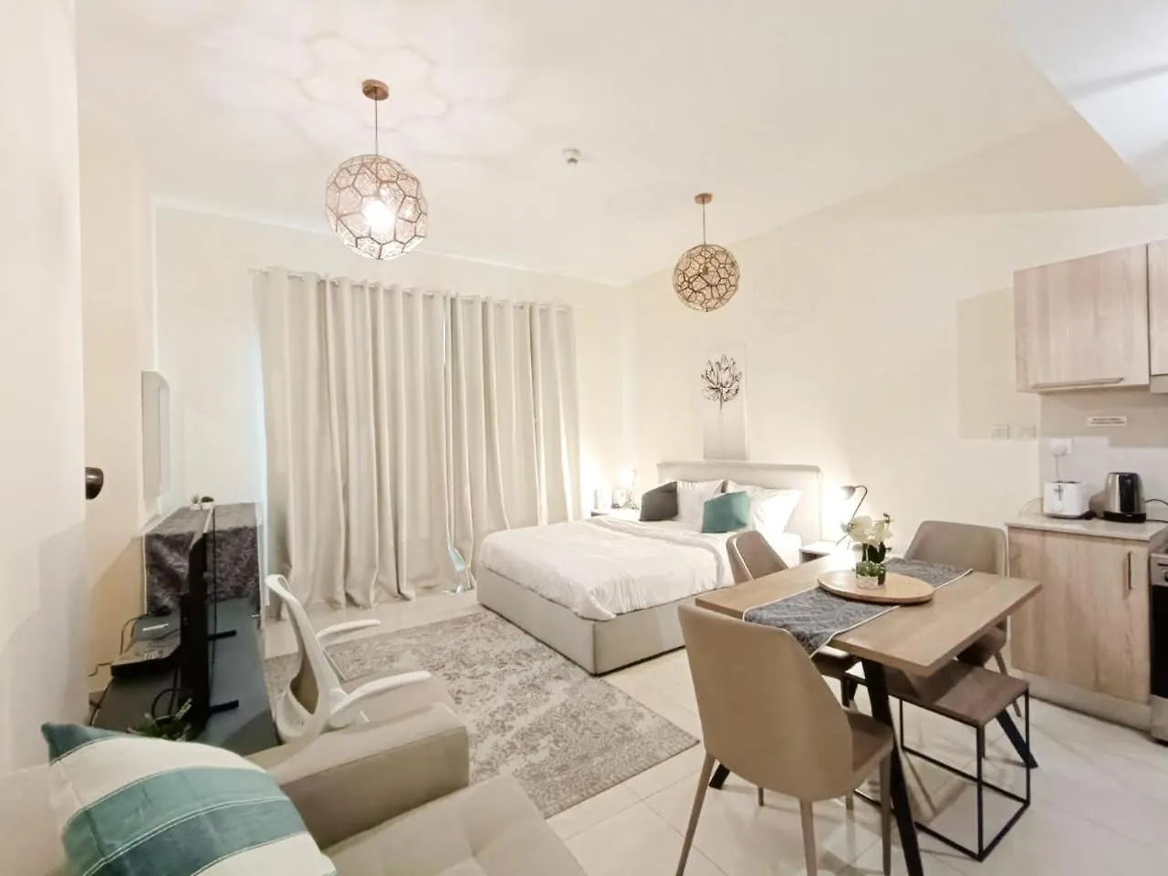 Superior Stay- Sleek & Modern Studio In Business Bay Dubai United Arab Emirates