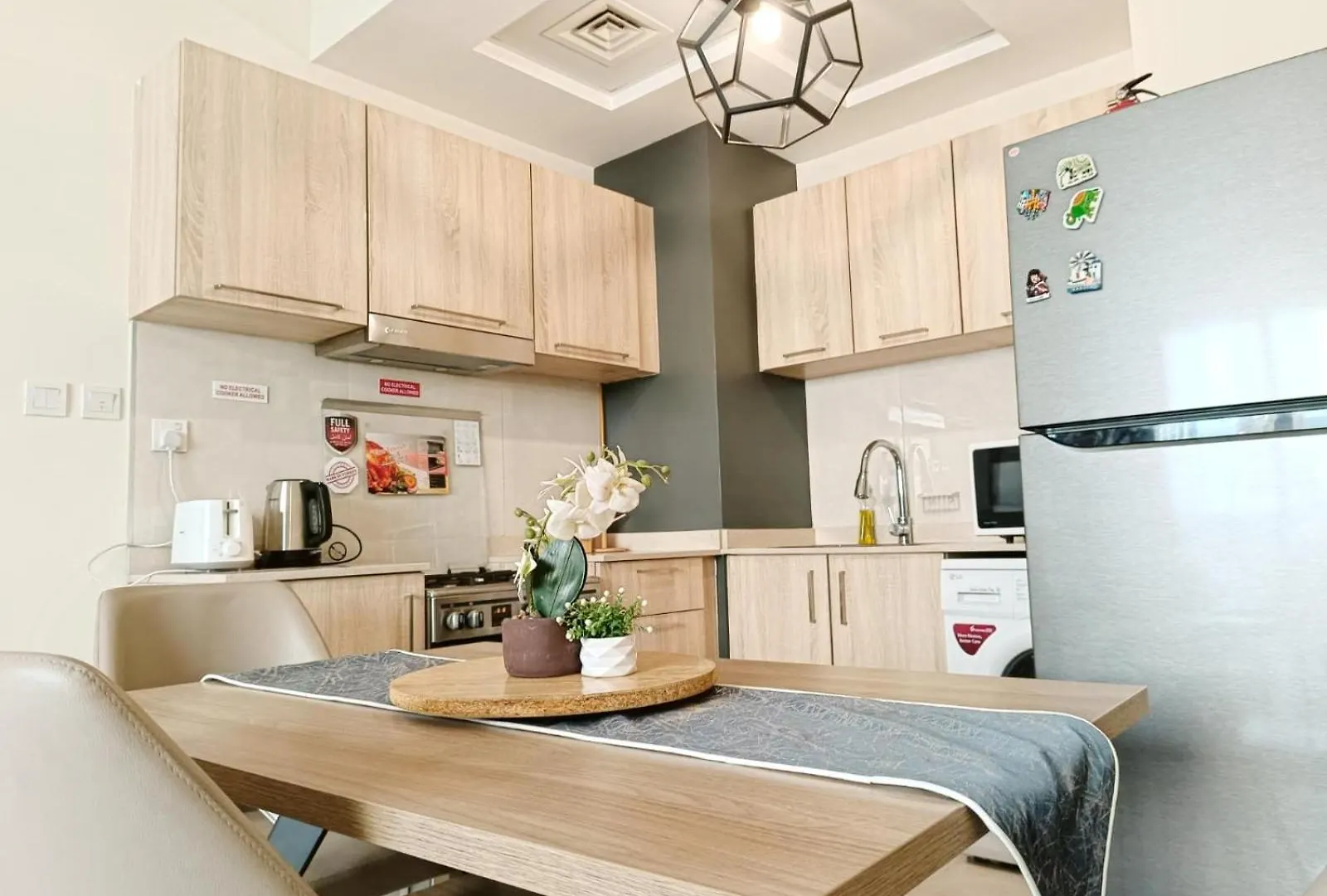 Superior Stay- Sleek & Modern Studio In Business Bay Dubai