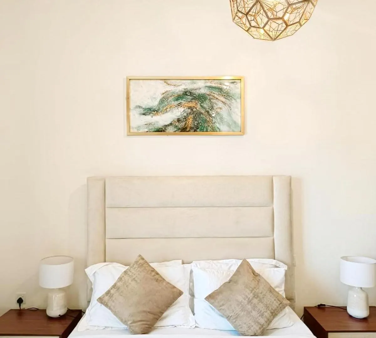 Superior Stay- Sleek & Modern Studio In Business Bay Dubai 0*,