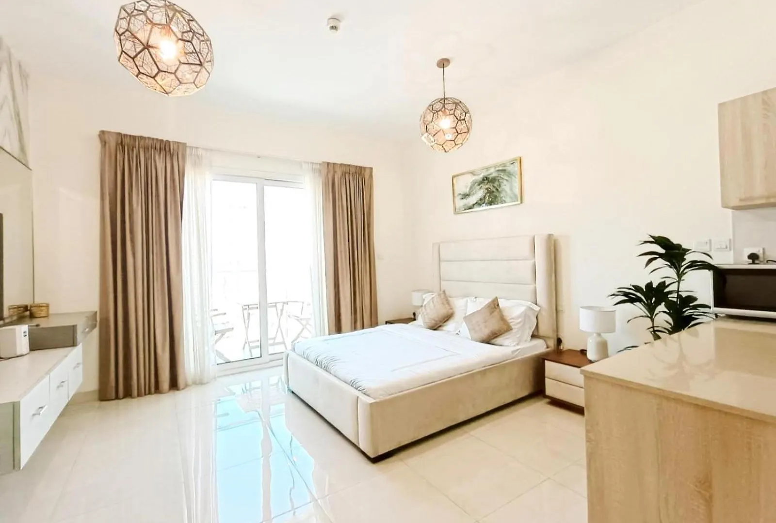 Superior Stay- Sleek & Modern Studio In Business Bay Dubai Apartment