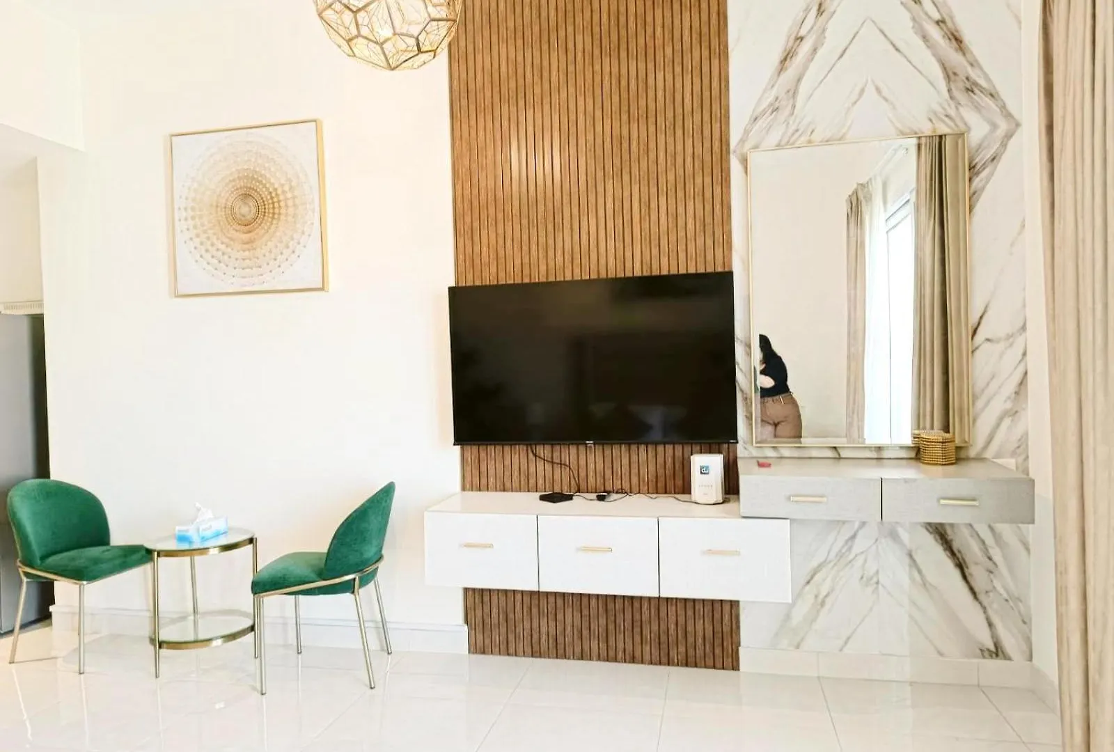 Superior Stay- Sleek & Modern Studio In Business Bay Dubai Apartment