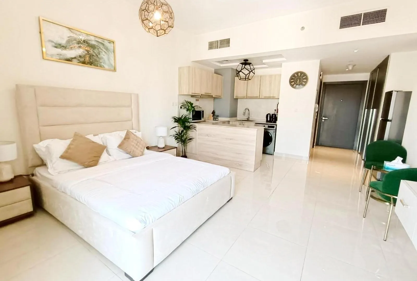 Apartment Superior Stay- Sleek & Modern Studio In Business Bay Dubai