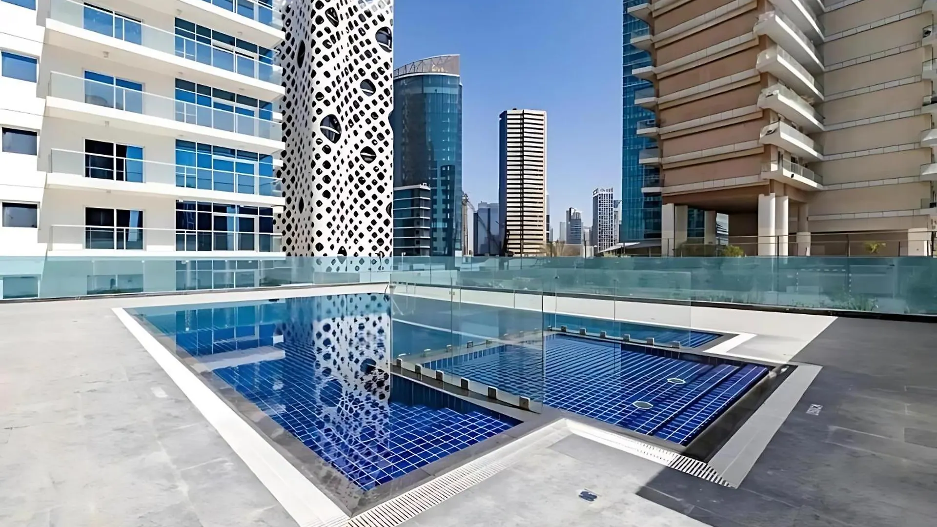 Apartment Superior Stay- Sleek & Modern Studio In Business Bay Dubai