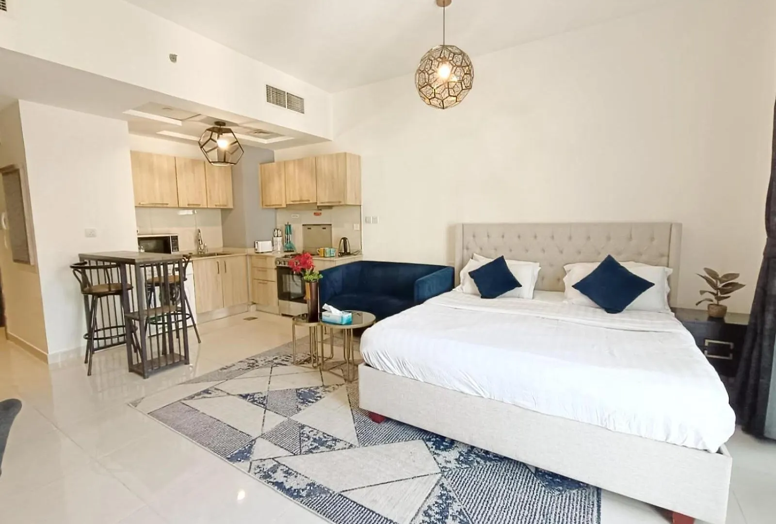 Superior Stay- Sleek & Modern Studio In Business Bay Dubai