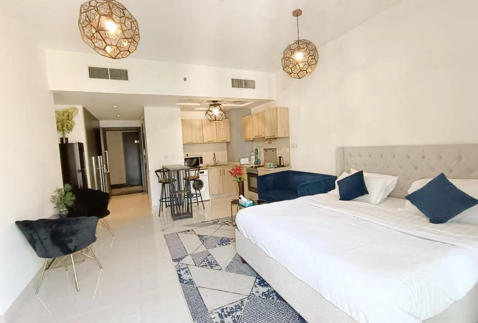 Superior Stay- Sleek & Modern Studio In Business Bay Dubai Apartment