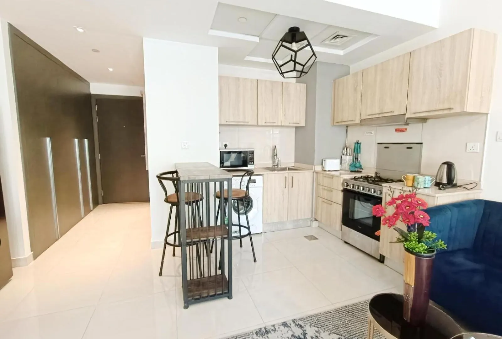 Superior Stay- Sleek & Modern Studio In Business Bay Dubai
