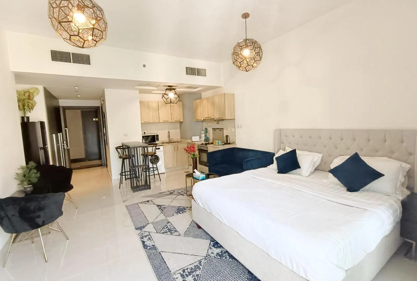 Superior Stay- Sleek & Modern Studio In Business Bay Dubai Apartment