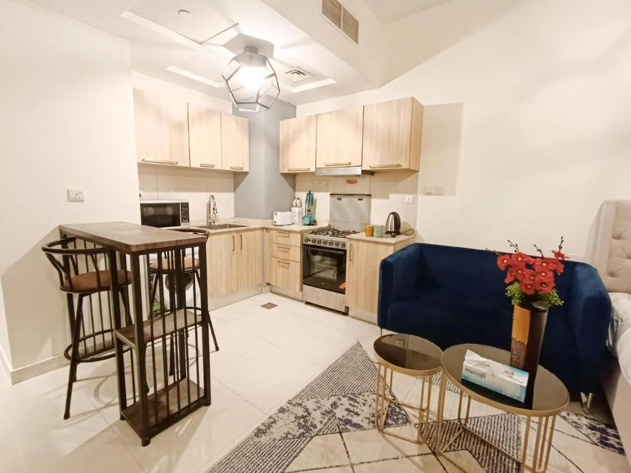 Superior Stay- Sleek & Modern Studio In Business Bay Dubai Apartment