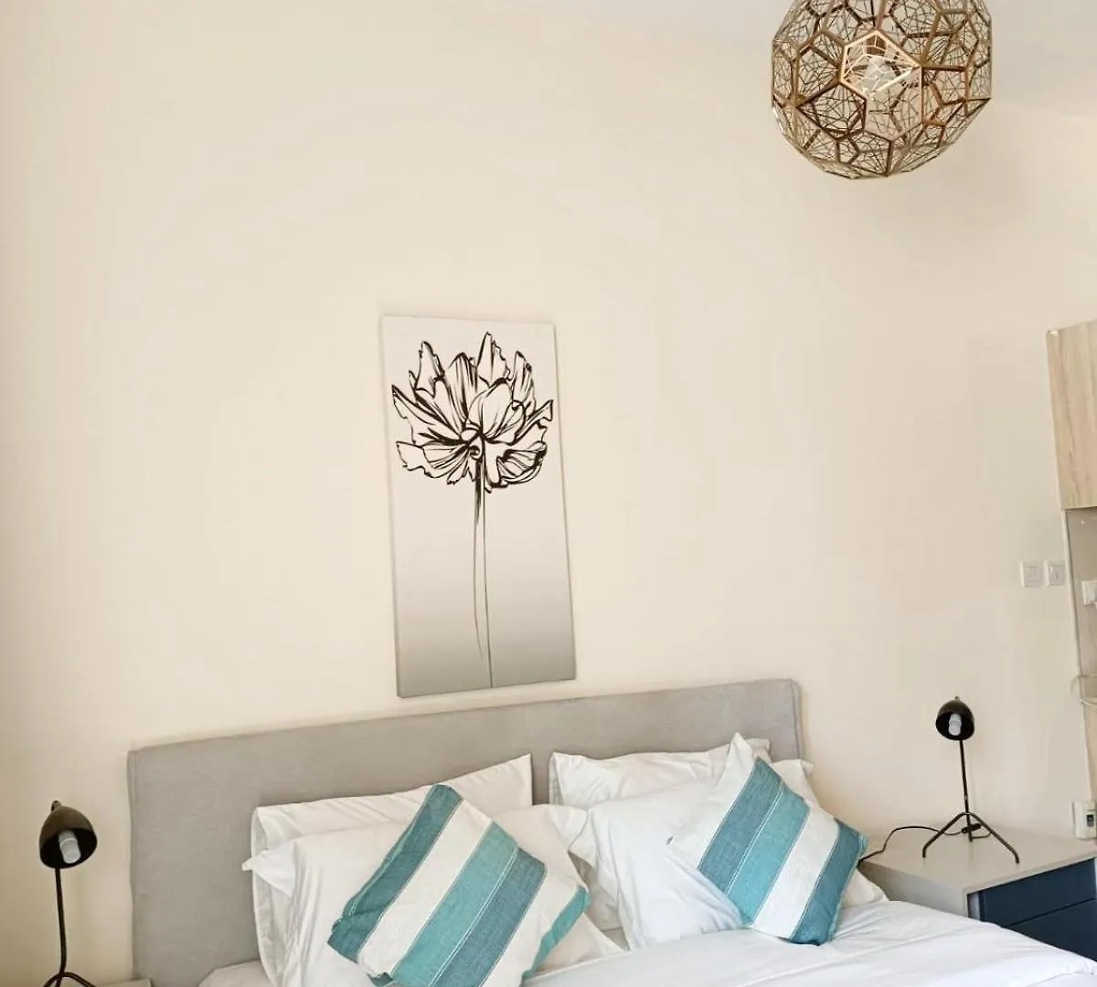 Superior Stay- Sleek & Modern Studio In Business Bay Dubai