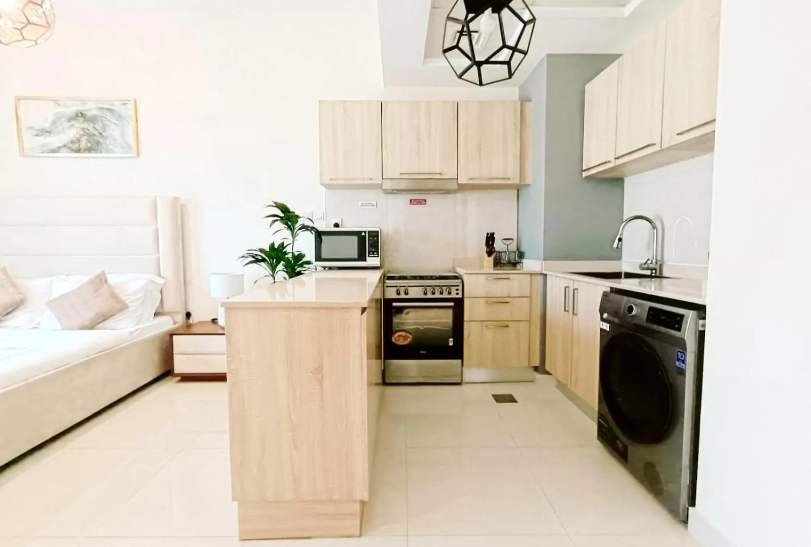 Superior Stay- Sleek & Modern Studio In Business Bay Dubai