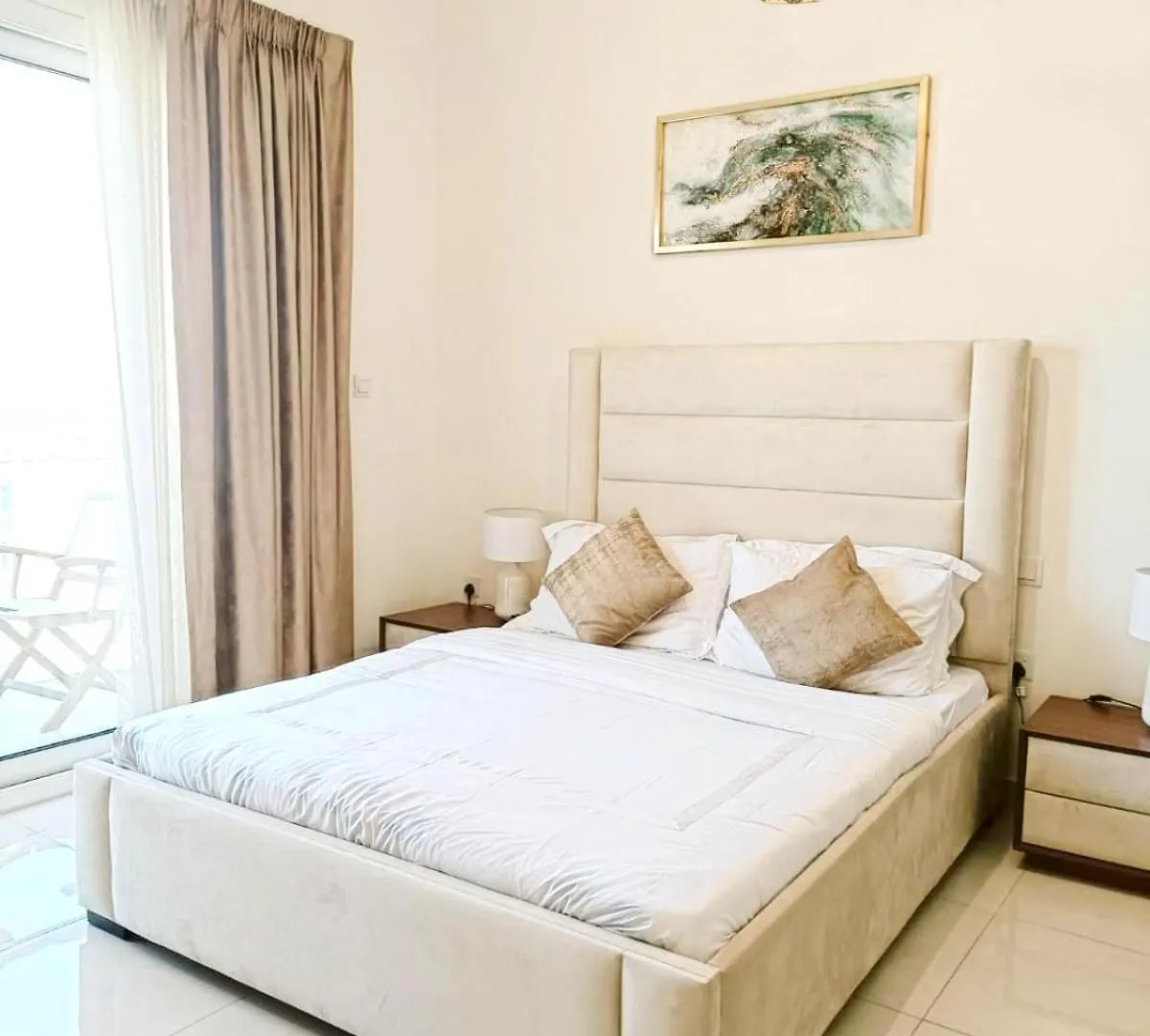 Superior Stay- Sleek & Modern Studio In Business Bay Dubai 0*,