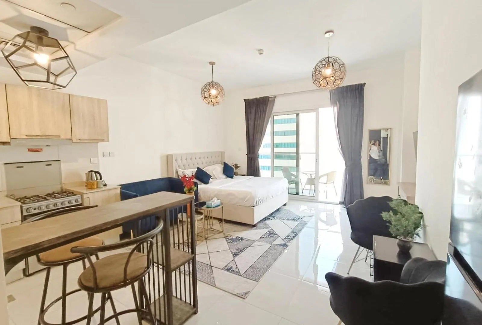 Superior Stay- Sleek & Modern Studio In Business Bay Dubai