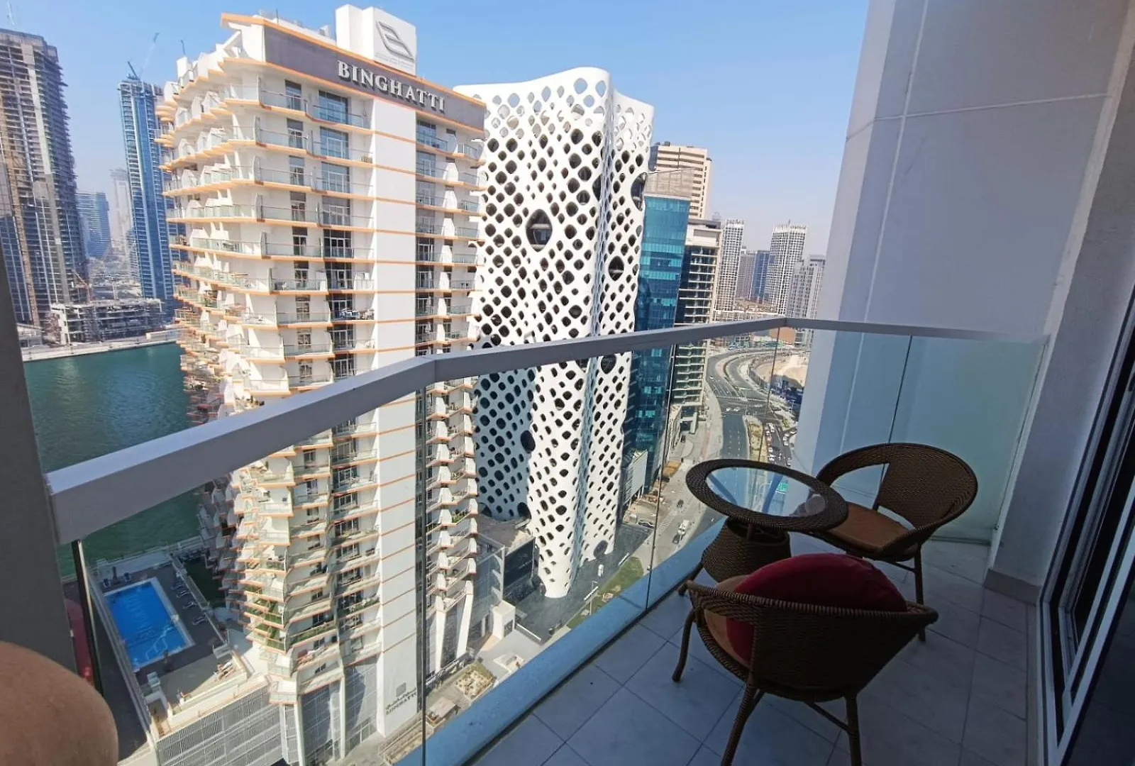Superior Stay- Sleek & Modern Studio In Business Bay Dubai Daire