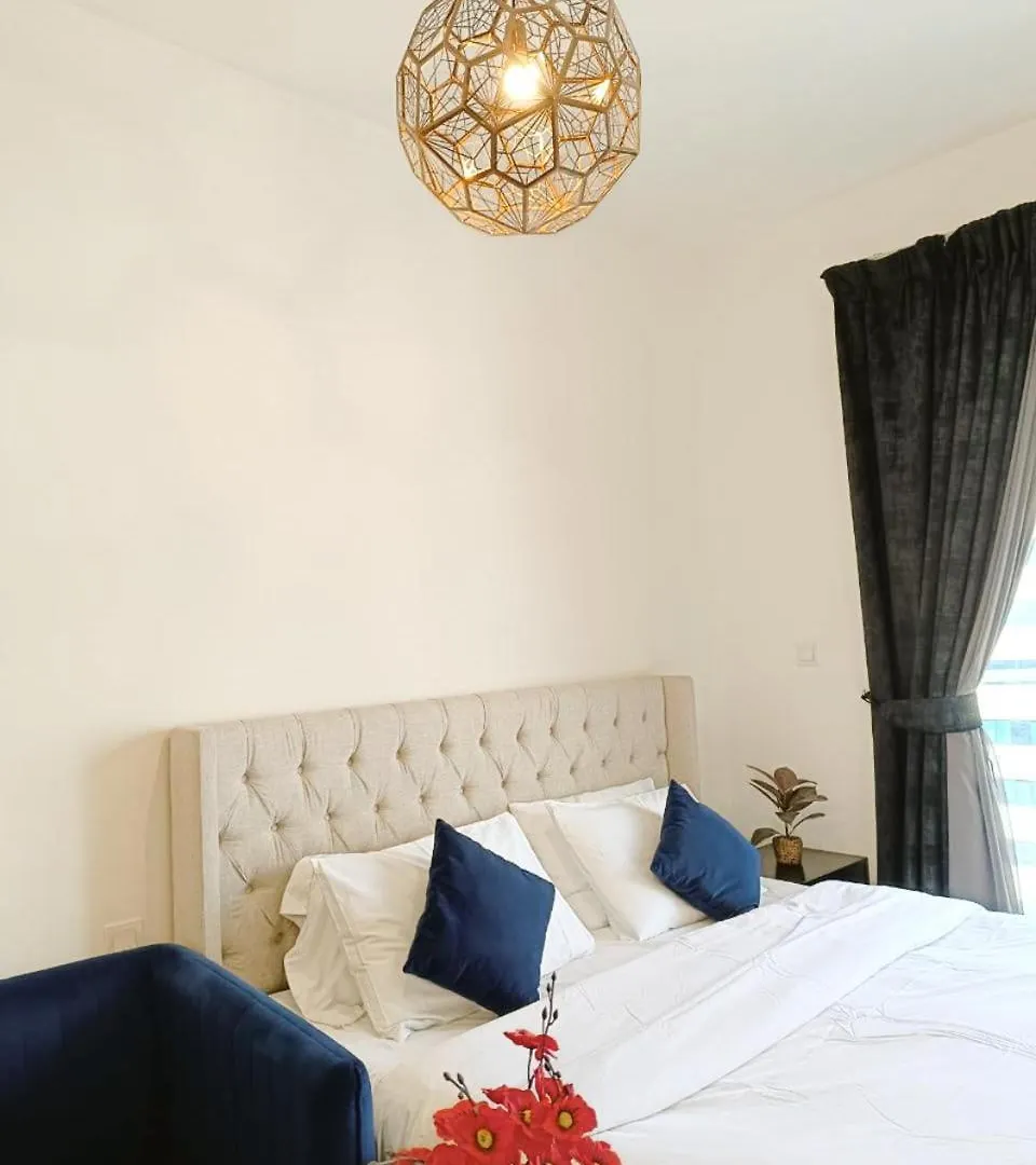 Daire Superior Stay- Sleek & Modern Studio In Business Bay Dubai