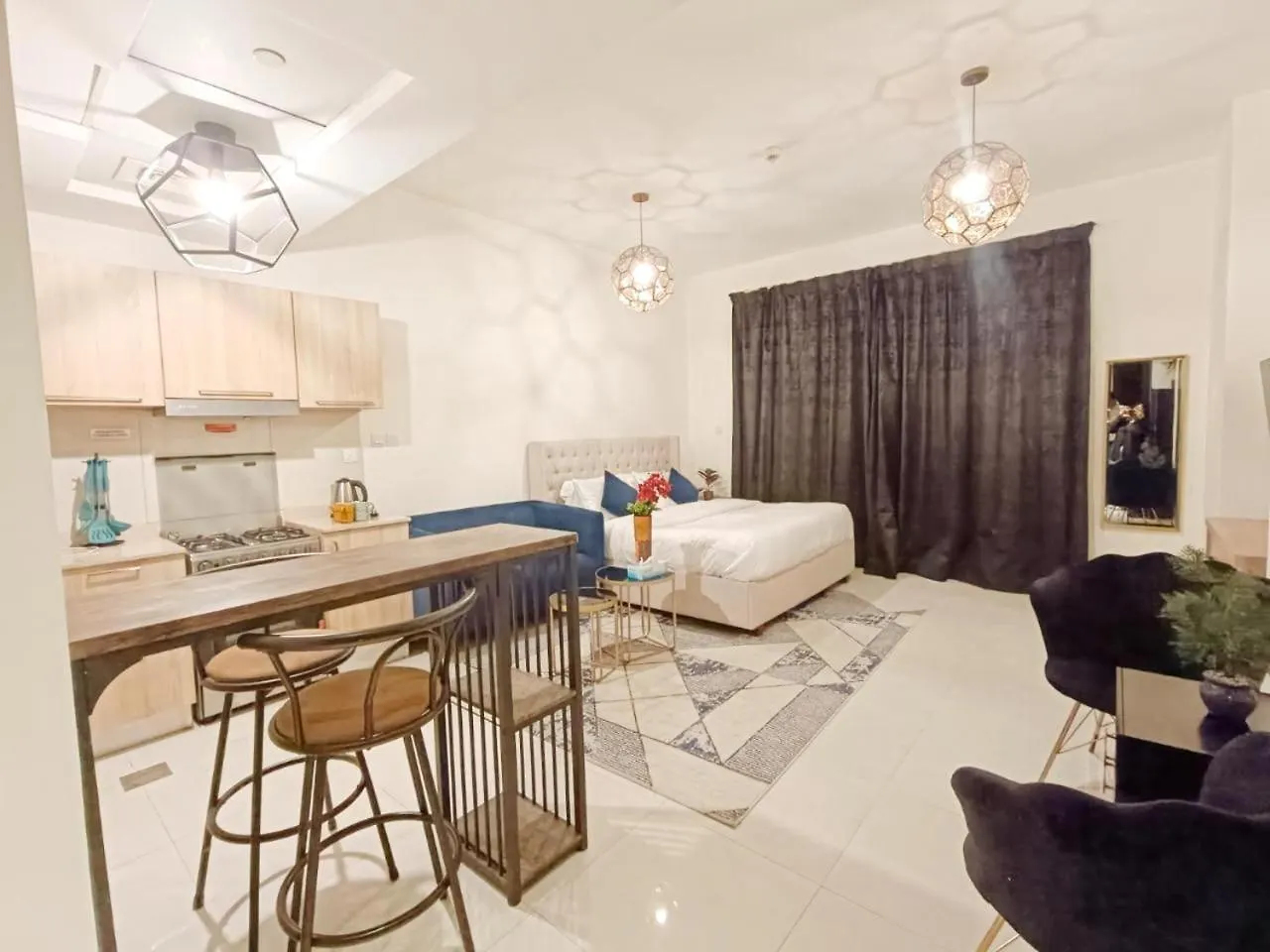 Superior Stay- Sleek & Modern Studio In Business Bay Dubai 0*,